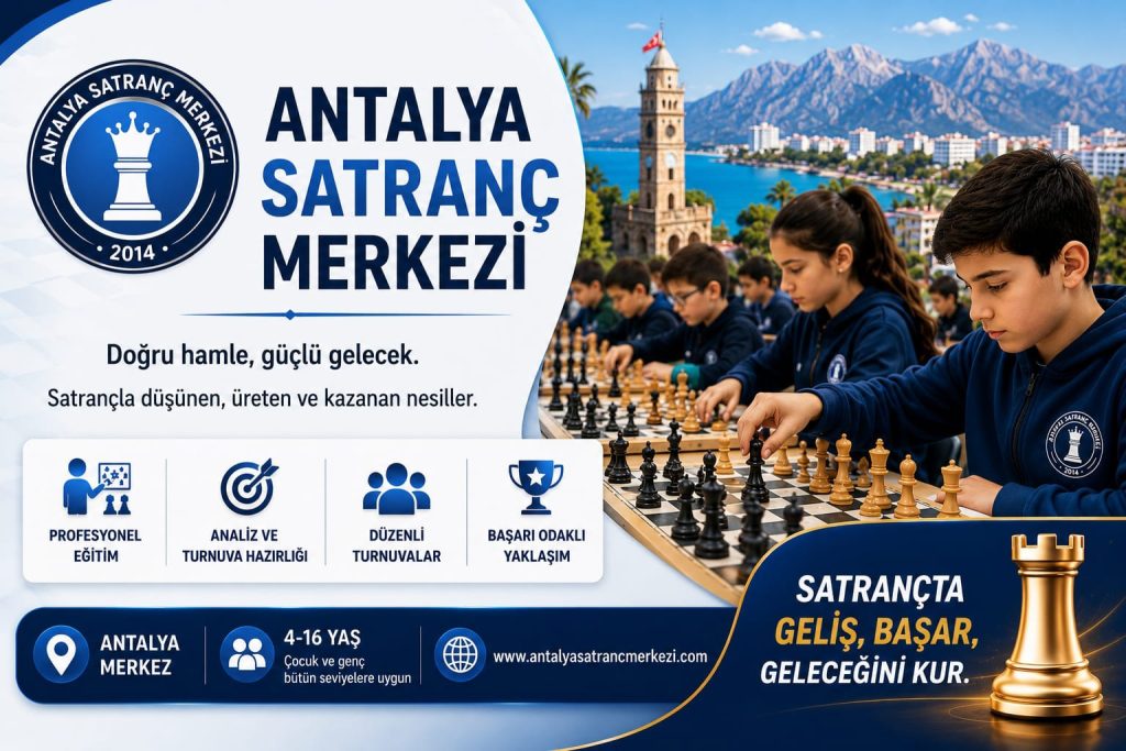 Antalya satranç kulübü turnuvasında satranç oynayan çocuklar